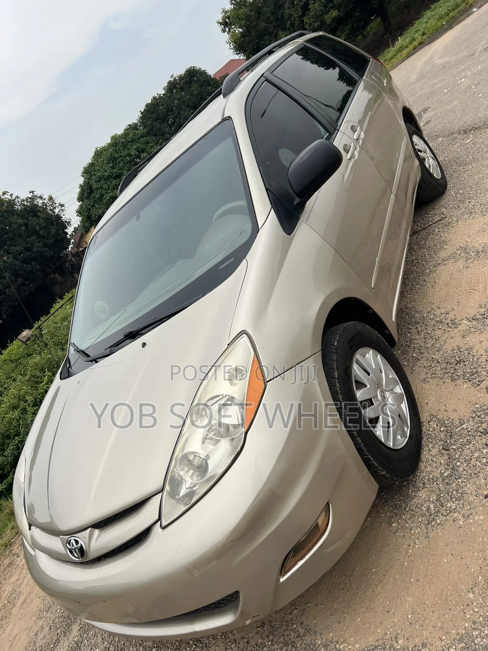 Toyota Sienna LE 2008 Gold