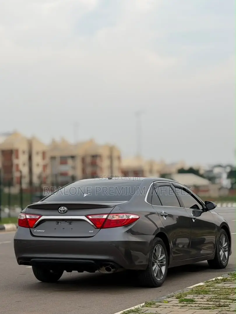 Toyota Camry 2017 Gray