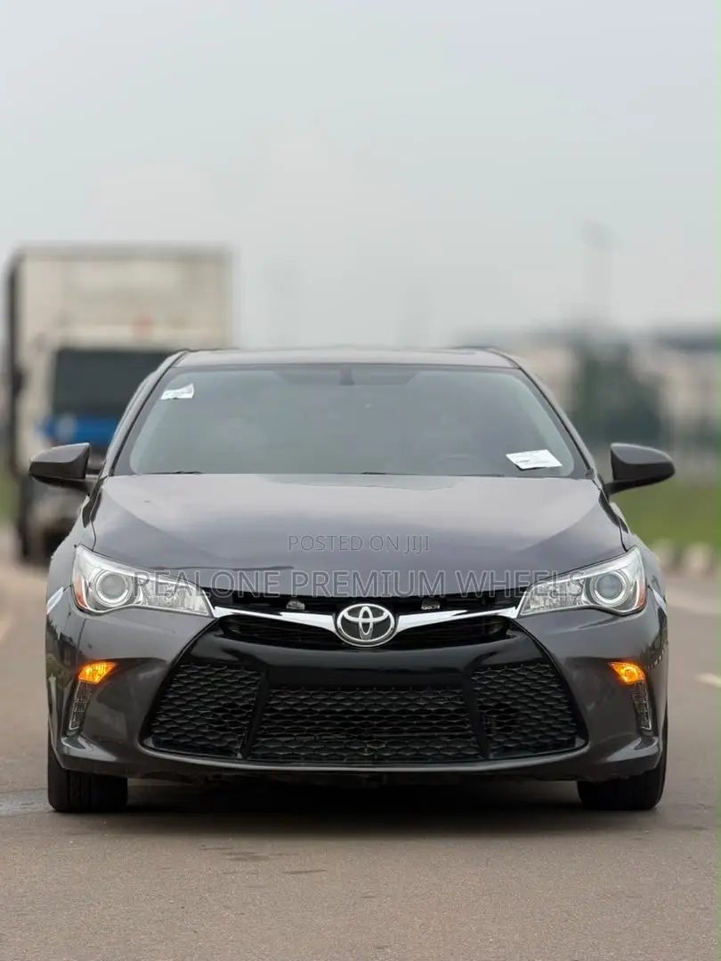 Toyota Camry 2017 Gray