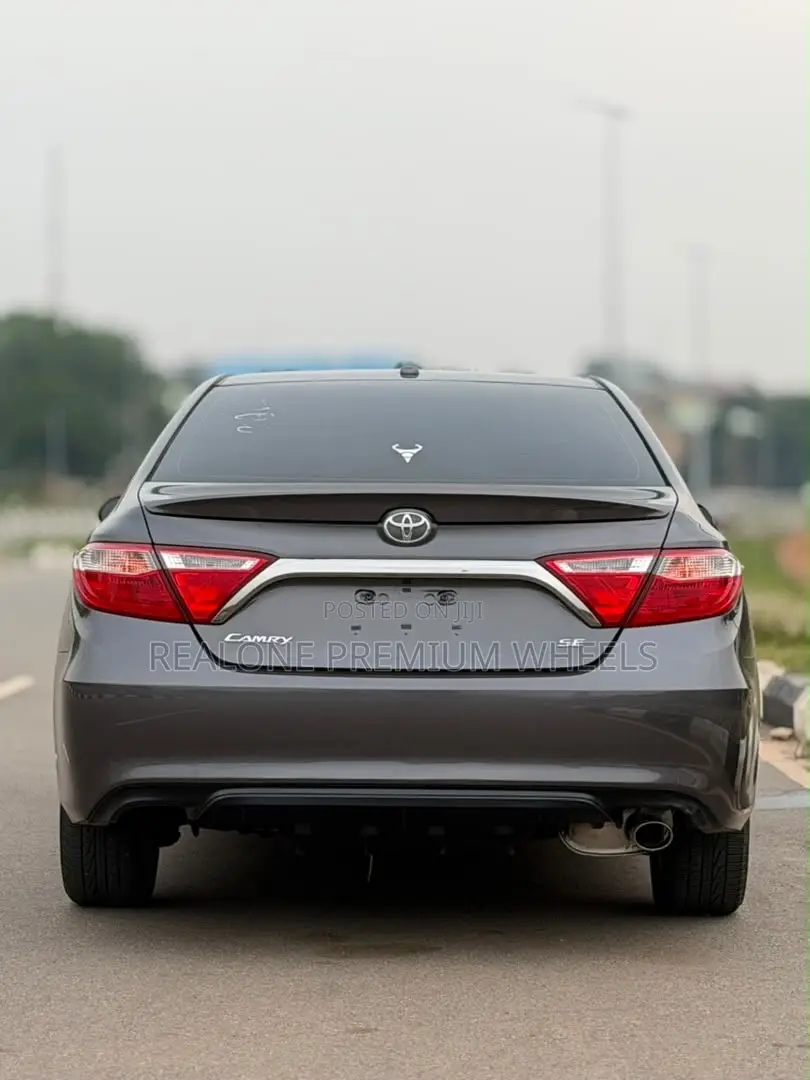 Toyota Camry 2017 Gray