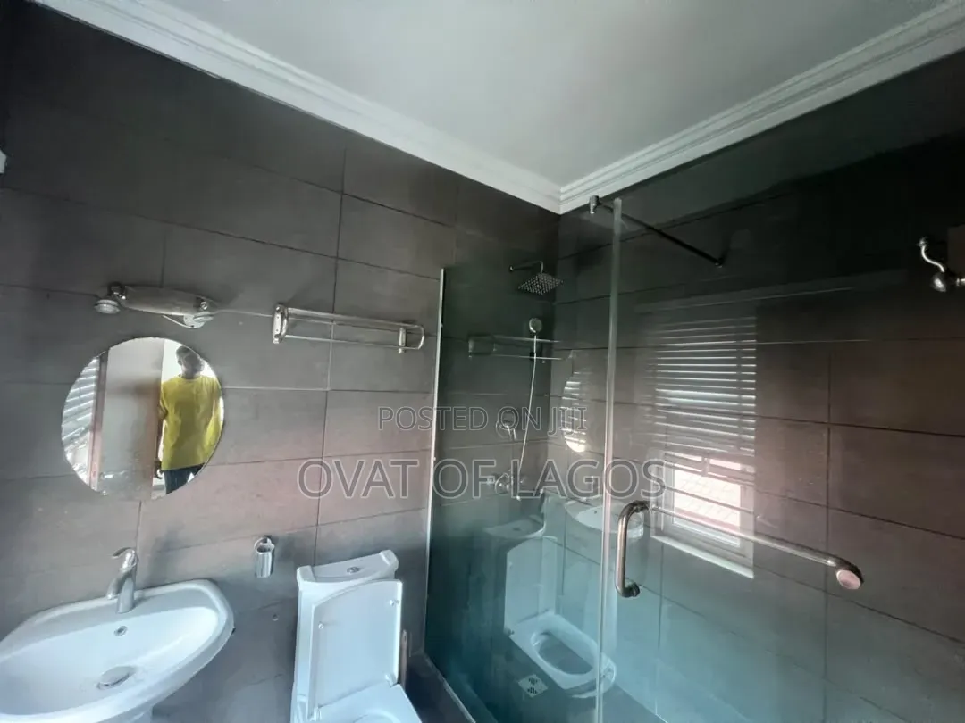 3bdrm Duplex in Lekki Phase 1 for rent