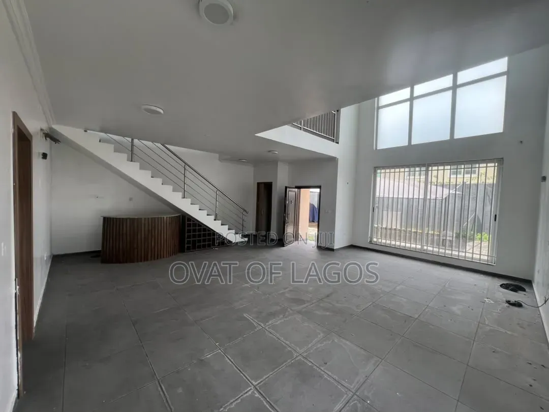 3bdrm Duplex in Lekki Phase 1 for rent