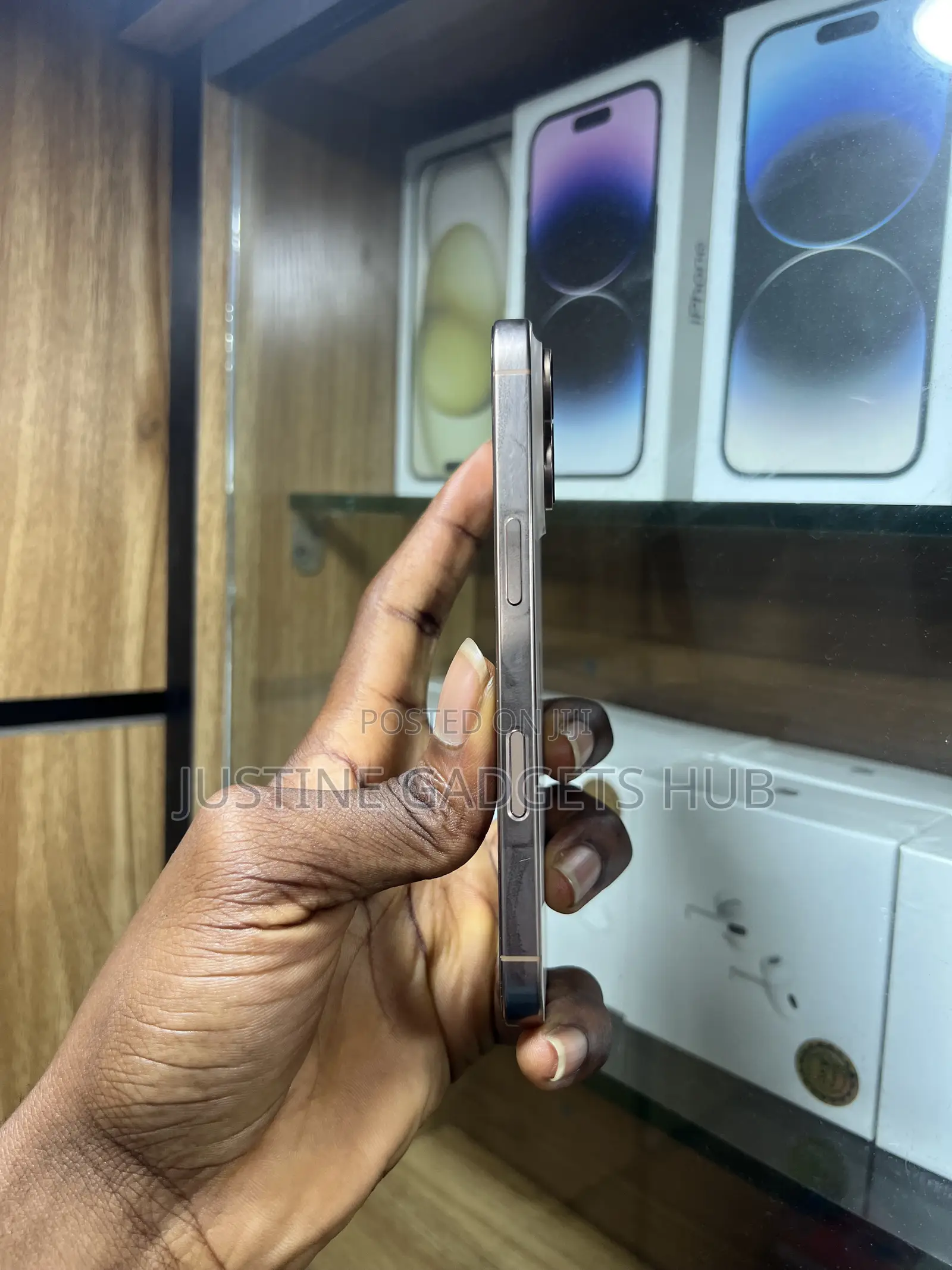 Apple iPhone 16 Pro 128 GB Gold