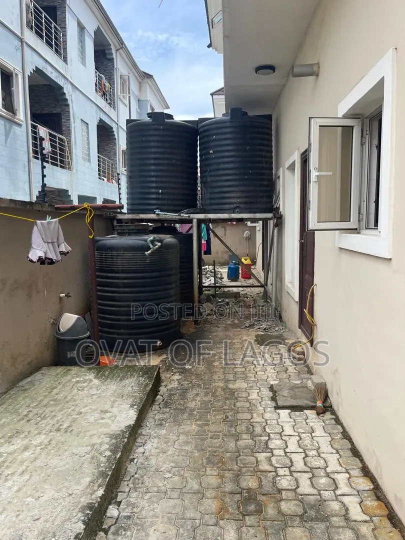 3bdrm Duplex in Chevron for rent