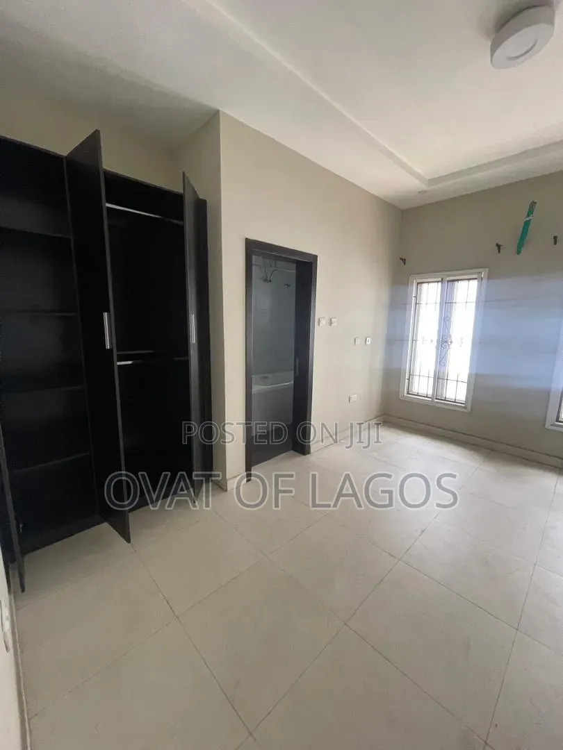 3bdrm Duplex in Chevron for rent