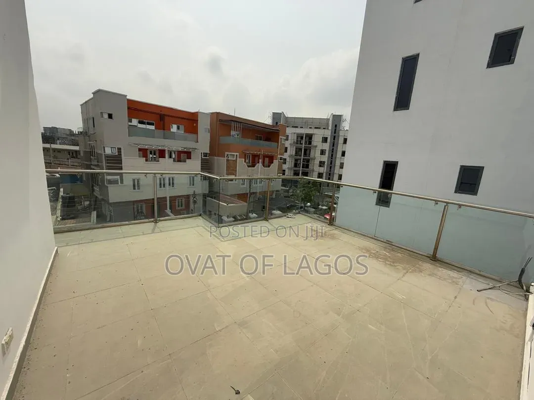 5bdrm Duplex in Lekki Phase 1 for sale