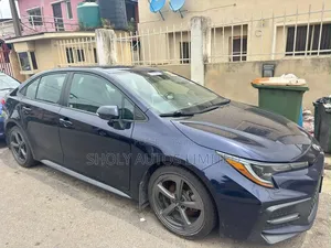 Toyota Corolla SE 2020 Blue