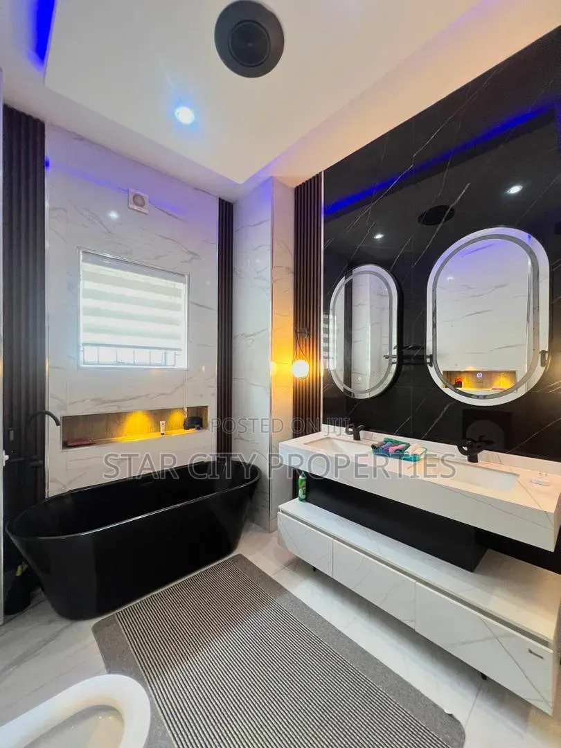 Furnished 3bdrm Apartment in Banana Island for sale