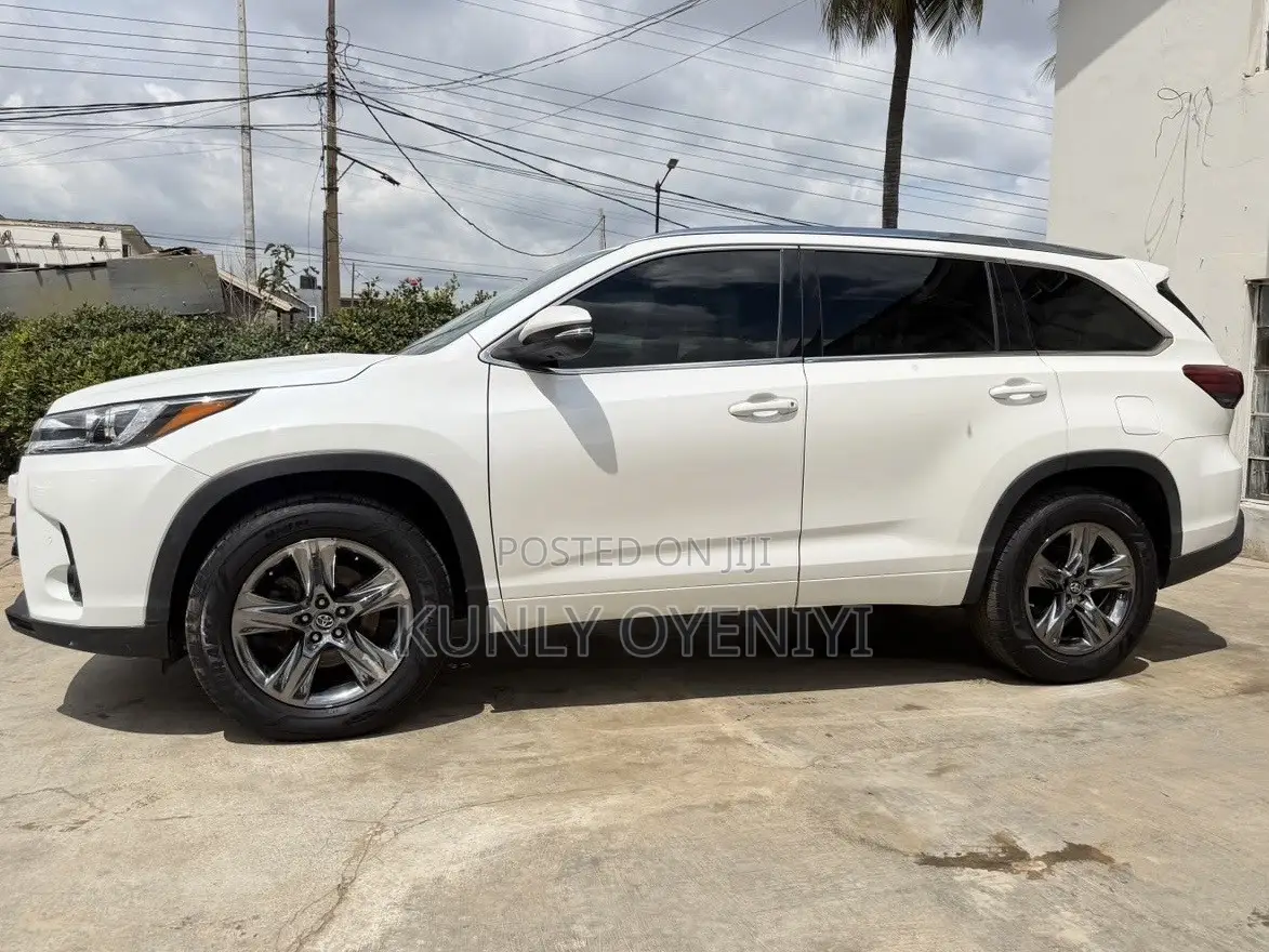 Toyota Highlander Limited Platinum 4x2 V6 (3.5L 6cyl 8A) 2017 White