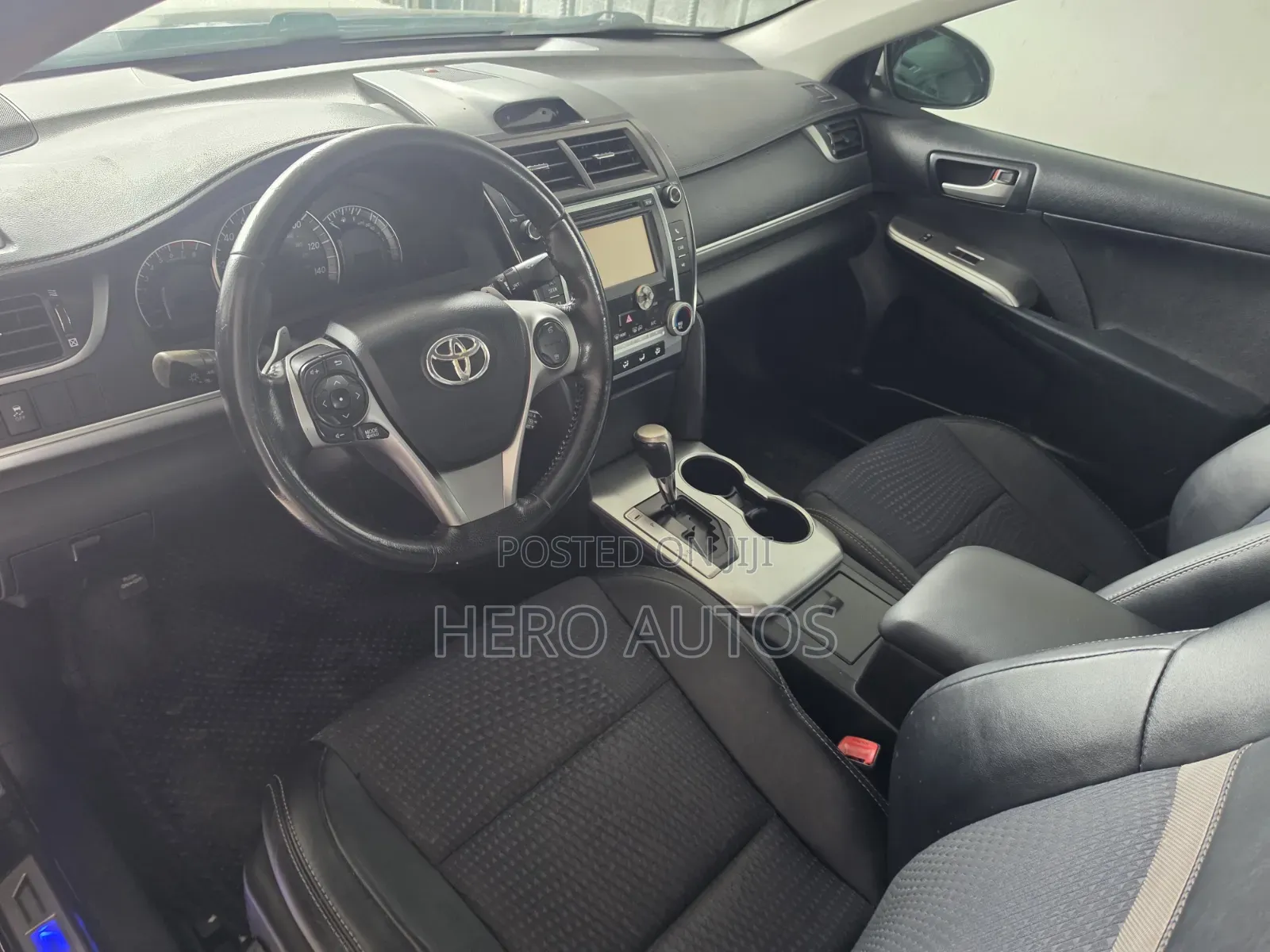 Toyota Camry SE 4dr Sedan (2.5L 4cyl 6A) 2013 Blue