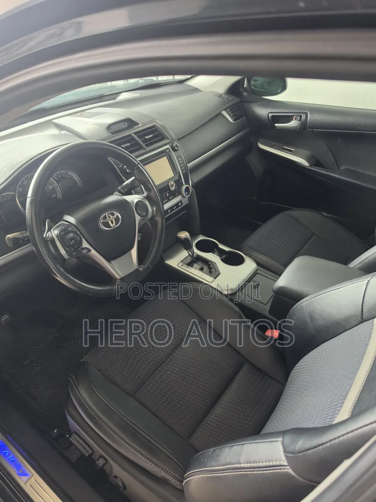 Toyota Camry SE 4dr Sedan (2.5L 4cyl 6A) 2013 Blue