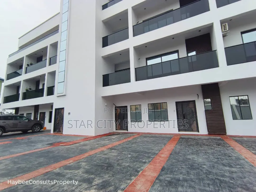 4bdrm Townhouse/Terrace in Unsho Street Off for sale