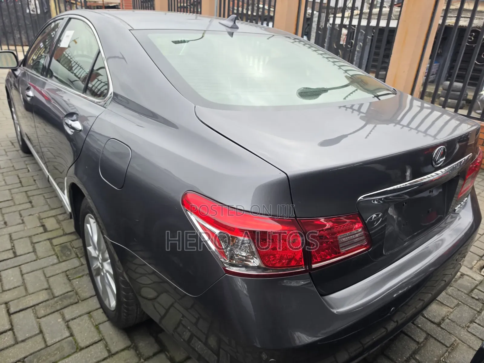 Lexus ES 350 2011 Gray