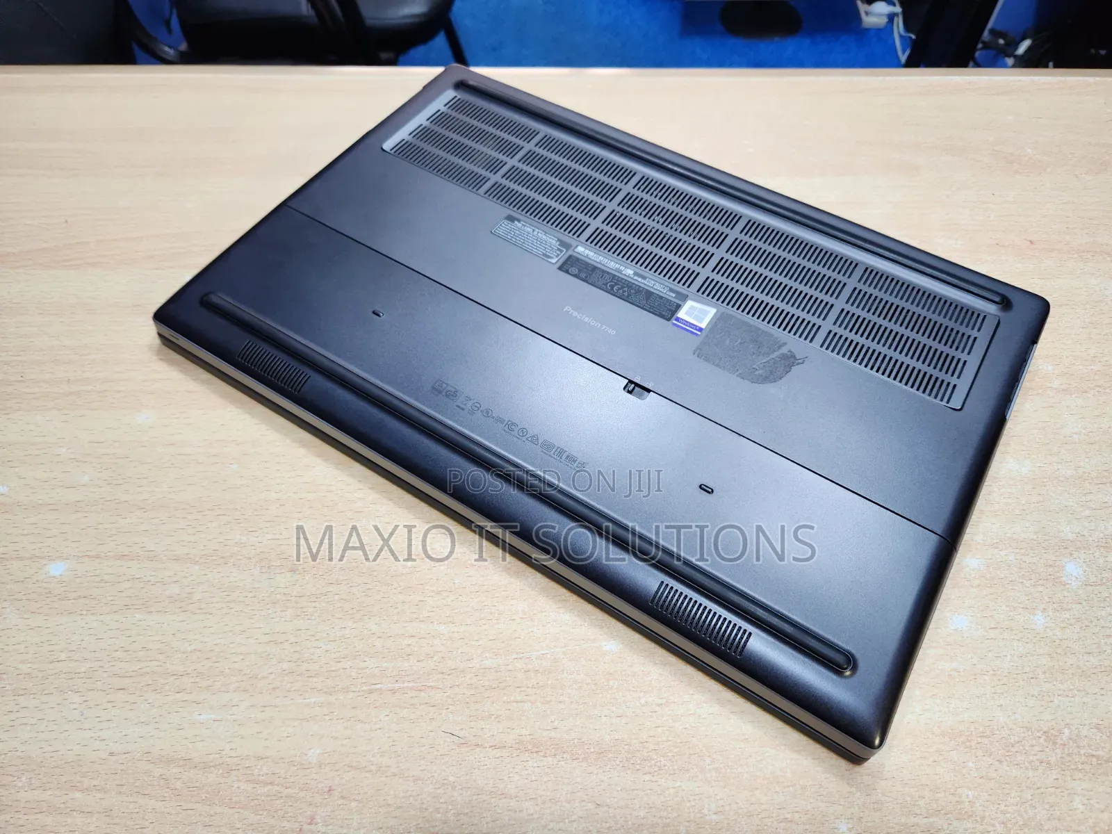 Laptop Dell Precision 7740 16GB Intel Xeon SSD 512GB