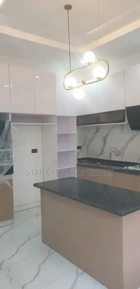 5bdrm Duplex in Magodo Phase 2 for rent