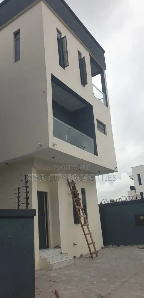 5bdrm Duplex in Magodo Phase 2 for rent
