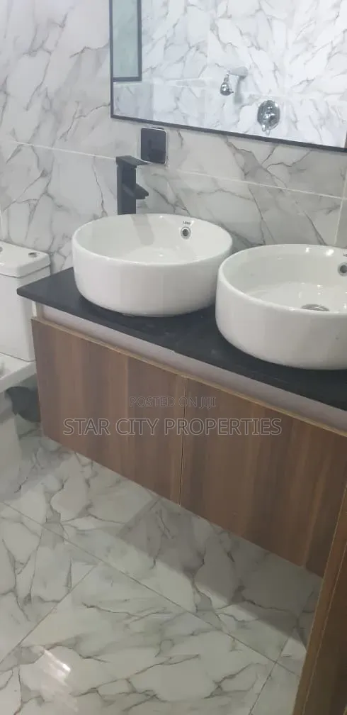5bdrm Duplex in Magodo Phase 2 for rent