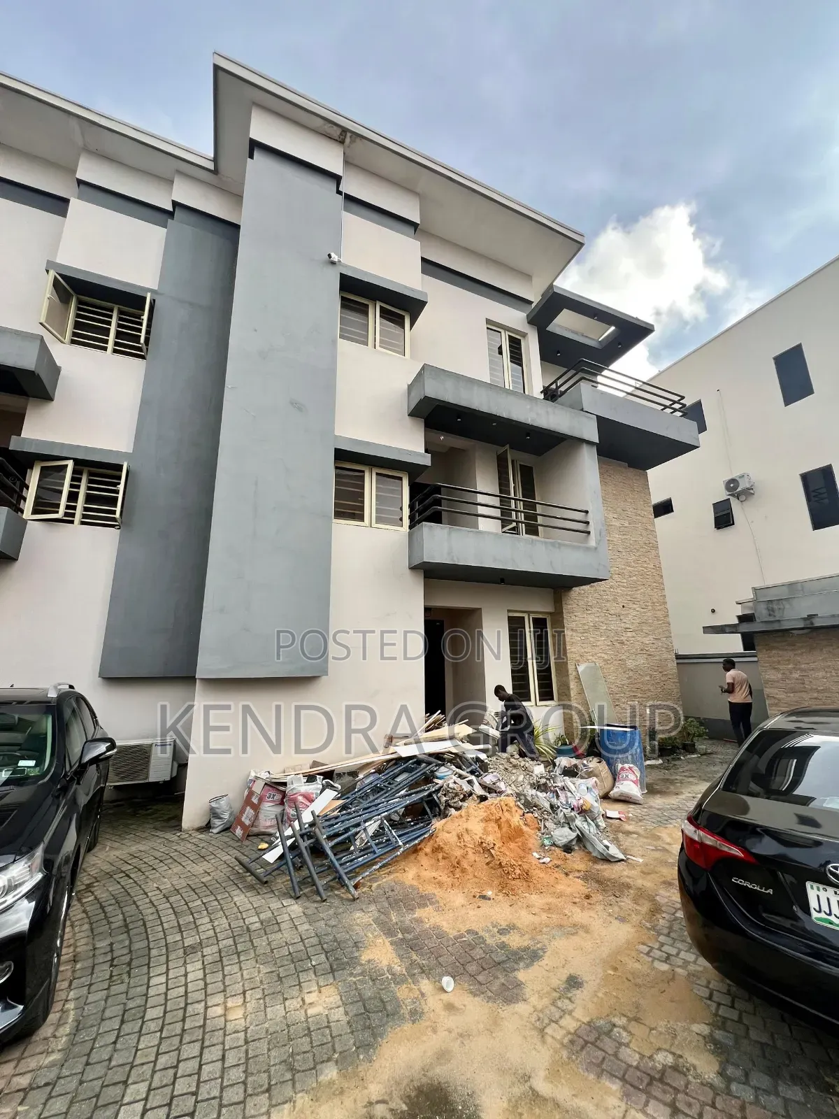 4bdrm Duplex in Ikeja Gra for rent