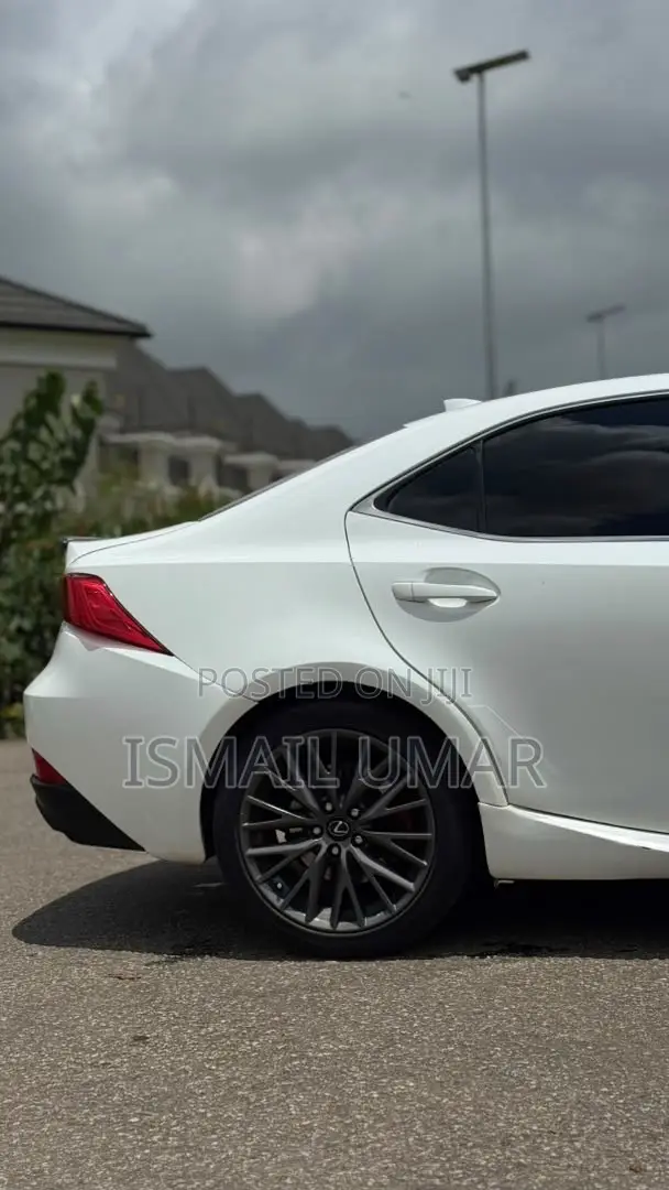 Lexus IS 300 AWD 2017 White