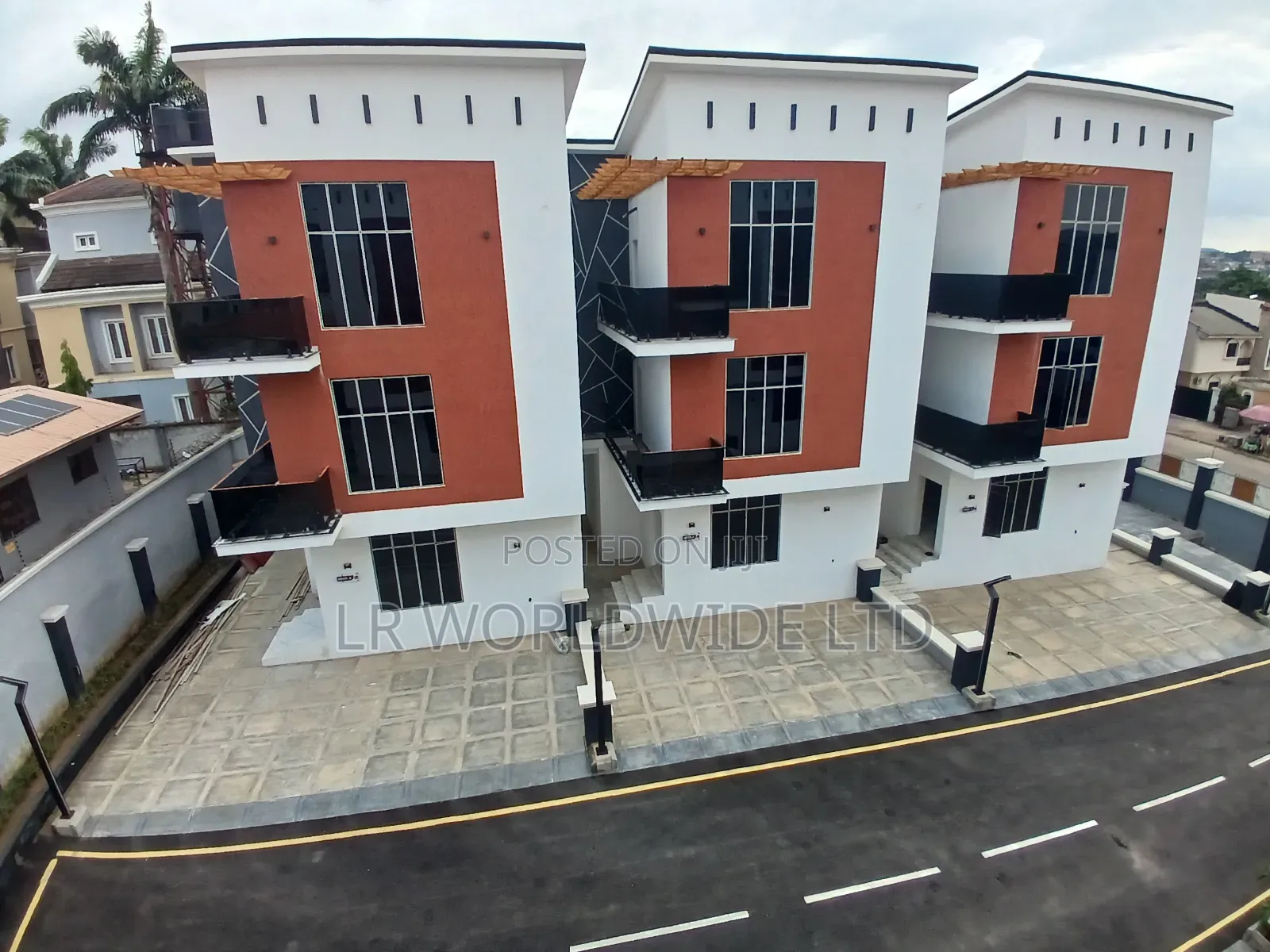4bdrm Duplex in Utako for sale