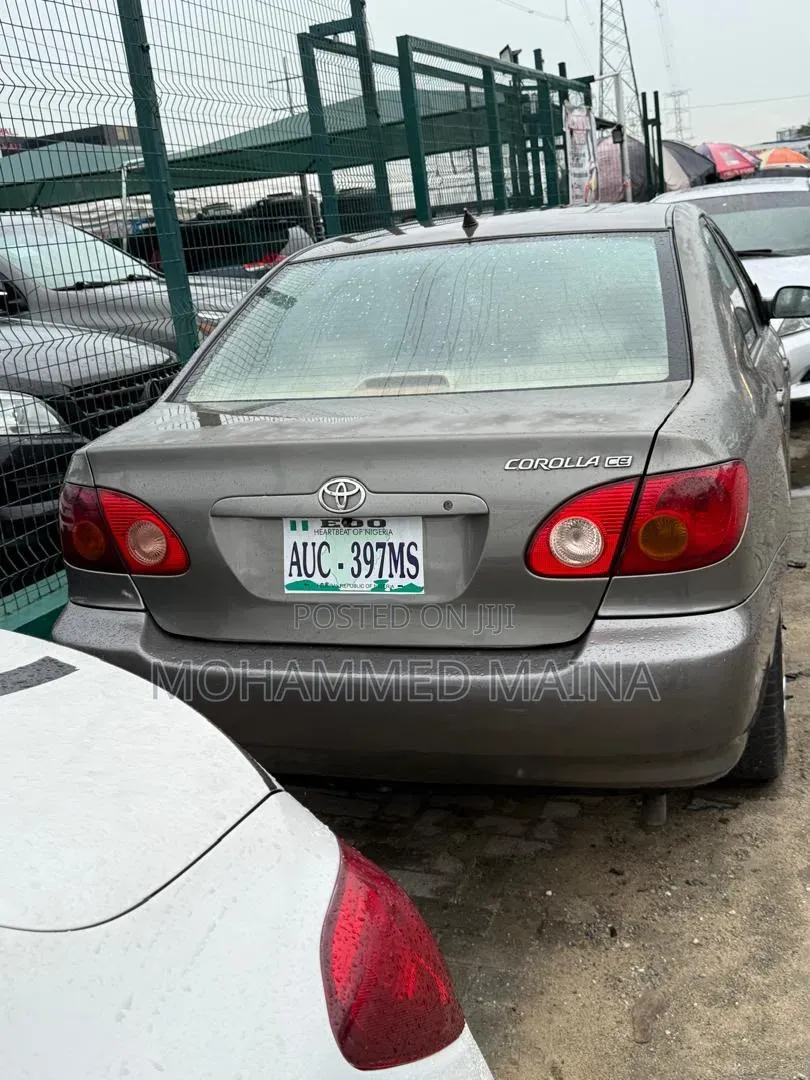 Toyota Corolla 2004 Gray