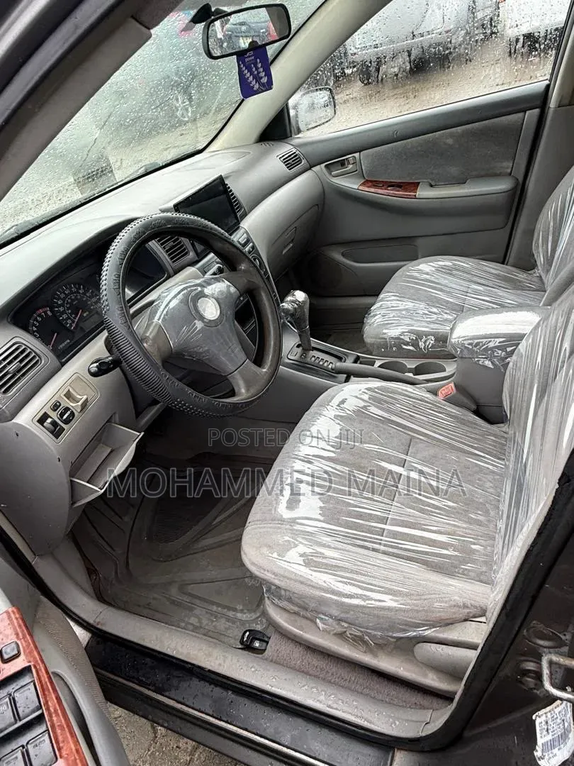 Toyota Corolla 2004 Gray
