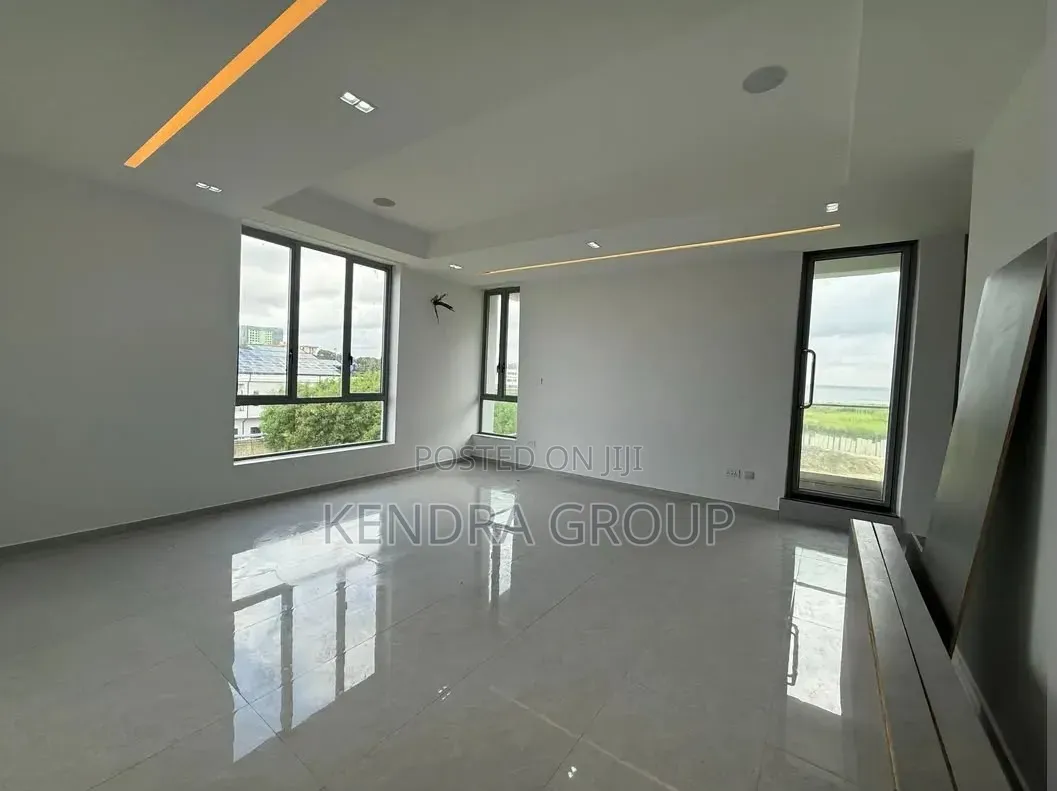 5bdrm Duplex in Ikoyi for sale
