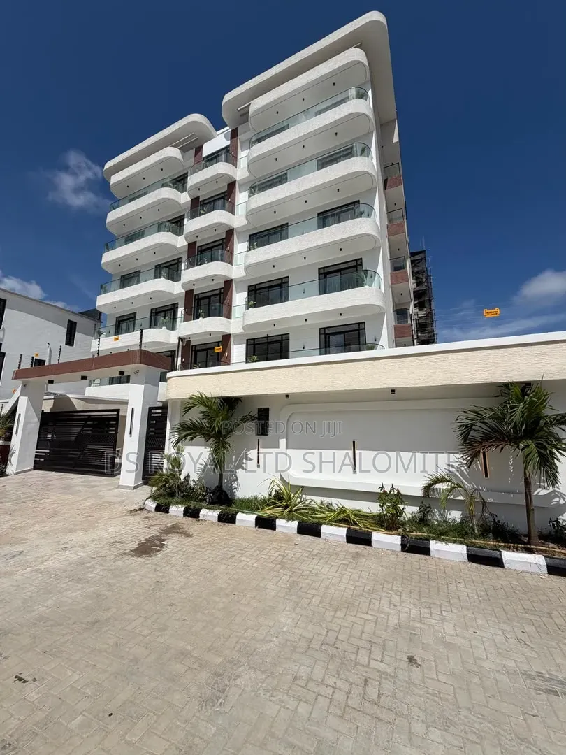 3bdrm Block of Flats in Lekki Phase 1 for sale