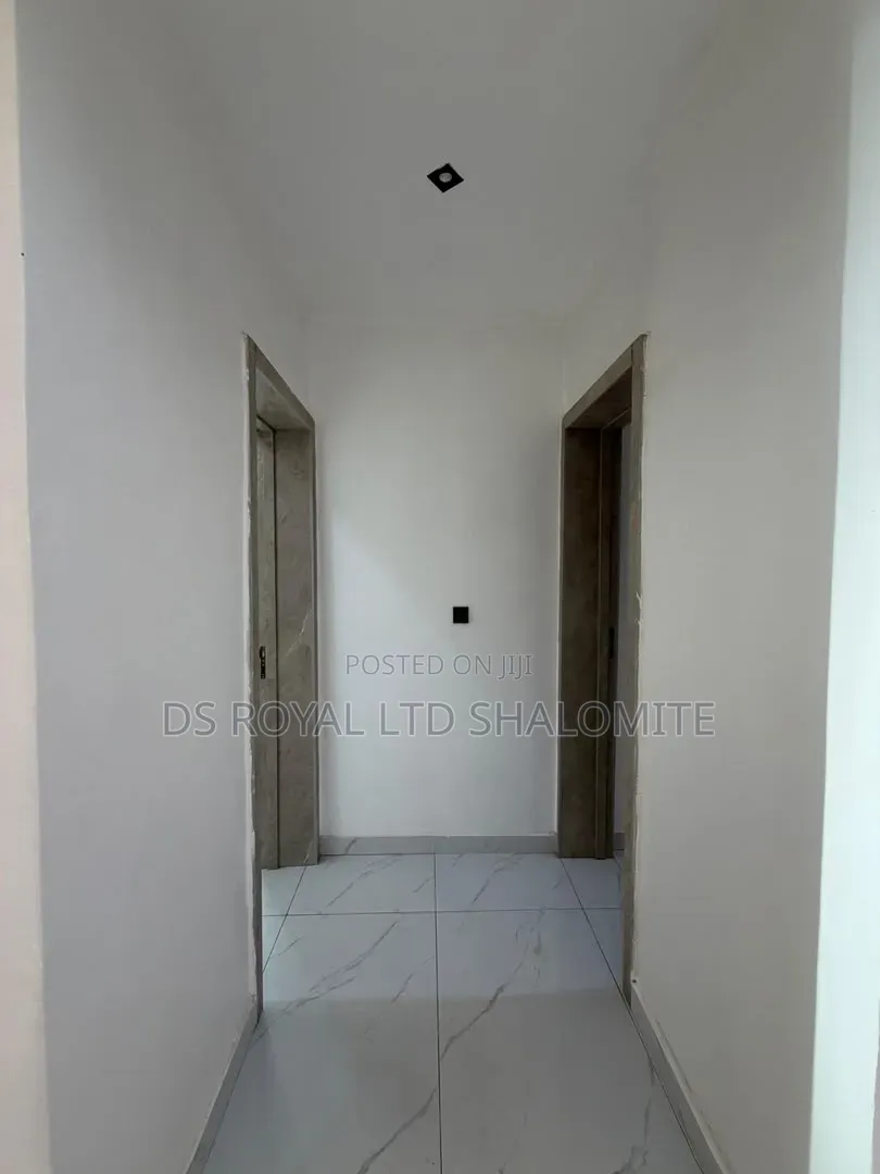 3bdrm Block of Flats in Lekki Phase 1 for sale