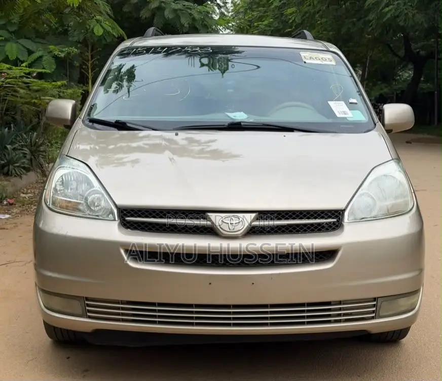Toyota Sienna 2005 Gold