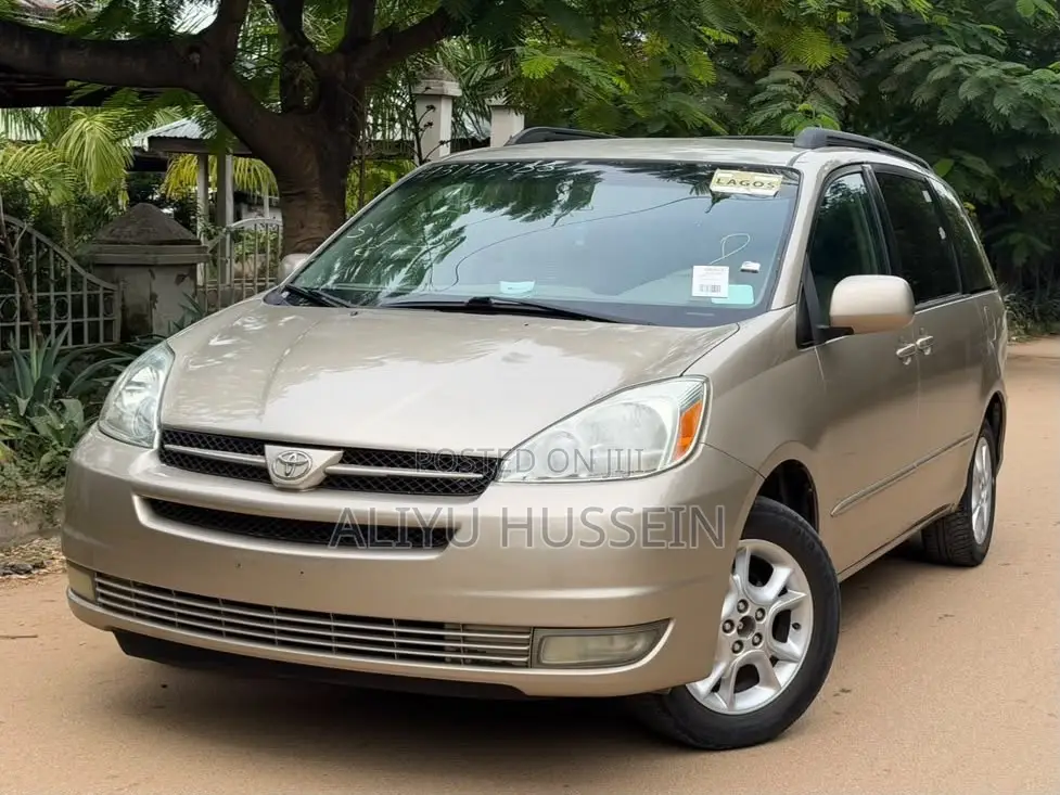 Toyota Sienna 2005 Gold