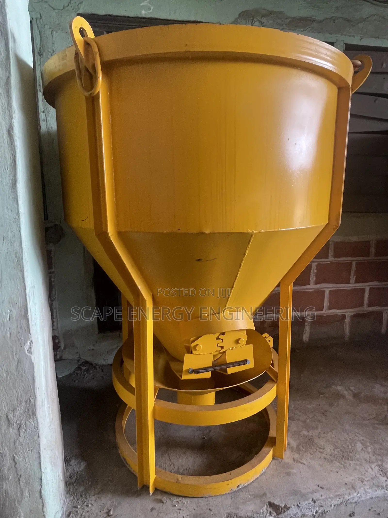 Concrete Bucket 1000 Litres