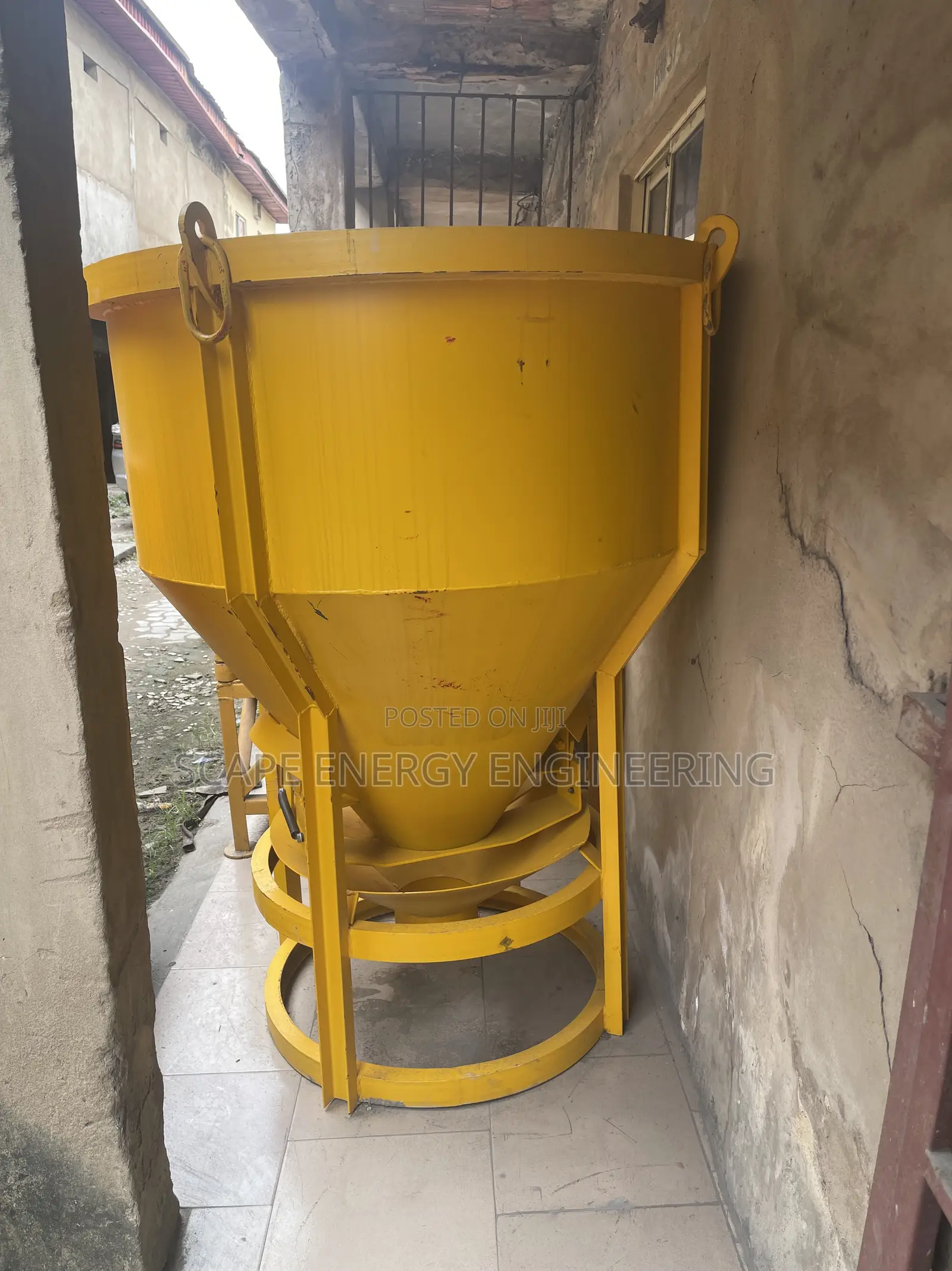 Concrete Bucket 1000 Litres