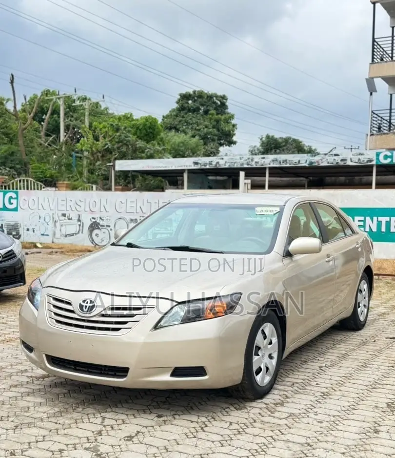 Toyota Camry 2009 Gold
