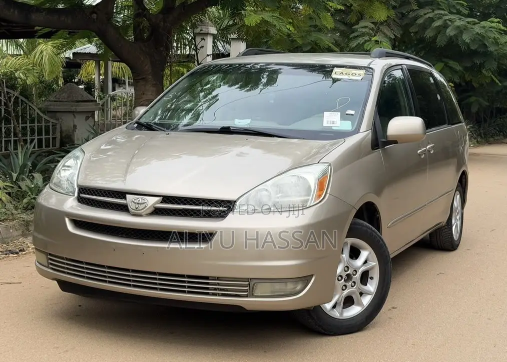 Toyota Sienna 2005 Gold