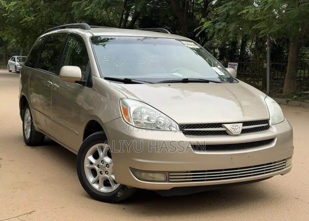 Toyota Sienna 2005 Gold