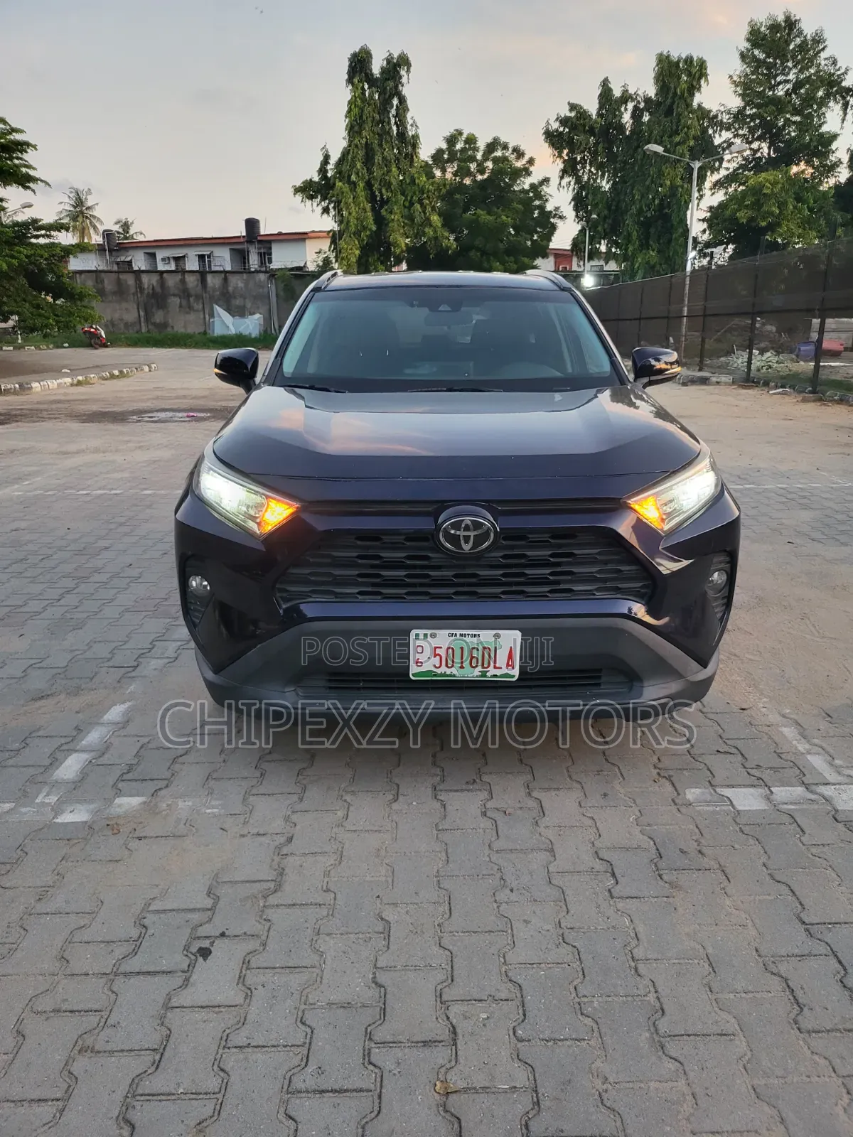 Toyota RAV4 XLE AWD 2020 Blue