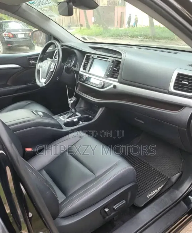 Toyota Highlander XLE 2019 Black