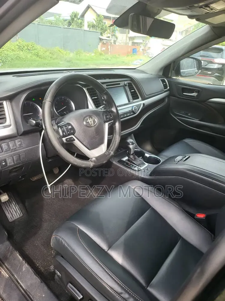 Toyota Highlander XLE 2019 Black