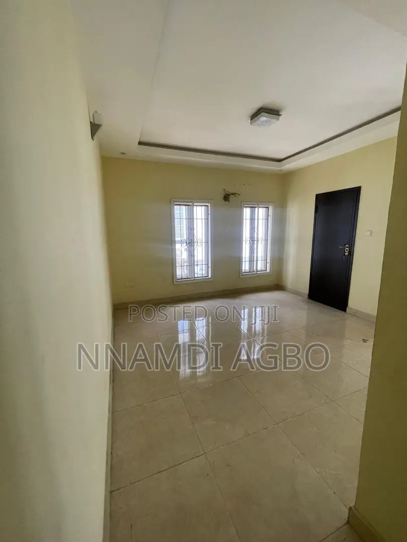 3bdrm Duplex in Chevron for rent