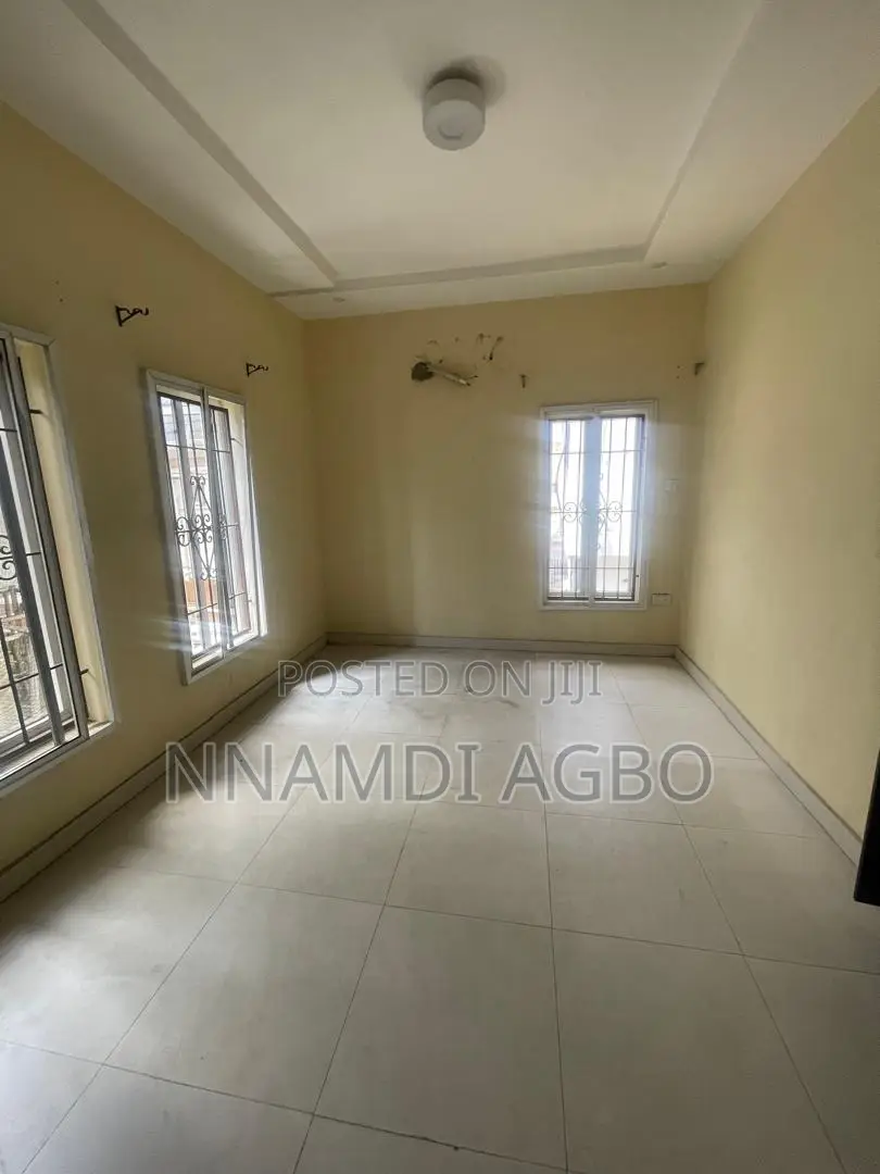 3bdrm Duplex in Chevron for rent