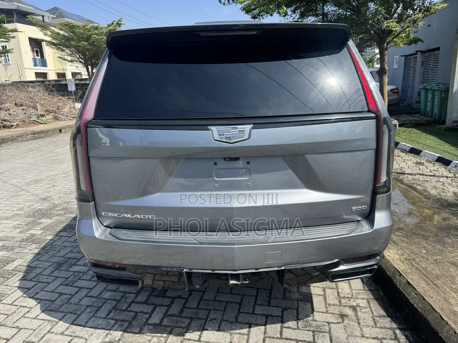 Cadillac Escalade Luxury 2024 Gray
