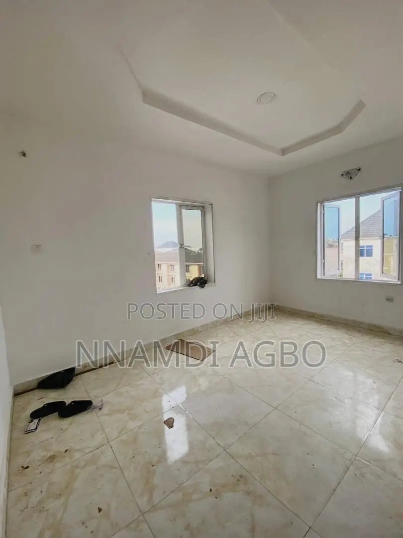 2bdrm Apartment in Osapa london for rent
