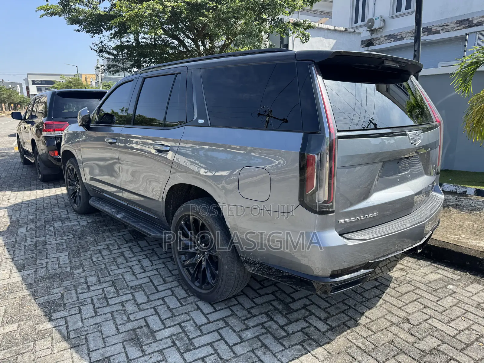 Cadillac Escalade Luxury 2024 Gray