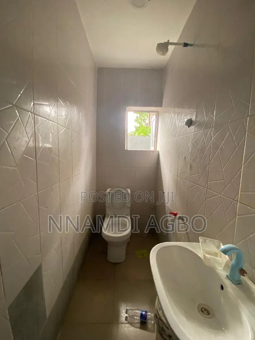 Mini Flat in Osapa london for rent