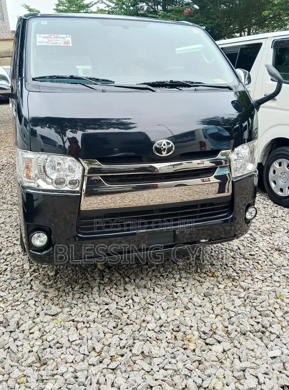 Toyota HiAce 2016 Black