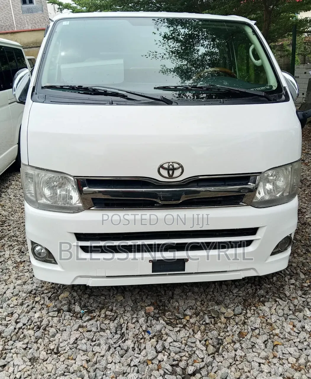 Toyota HiAce 2010 White