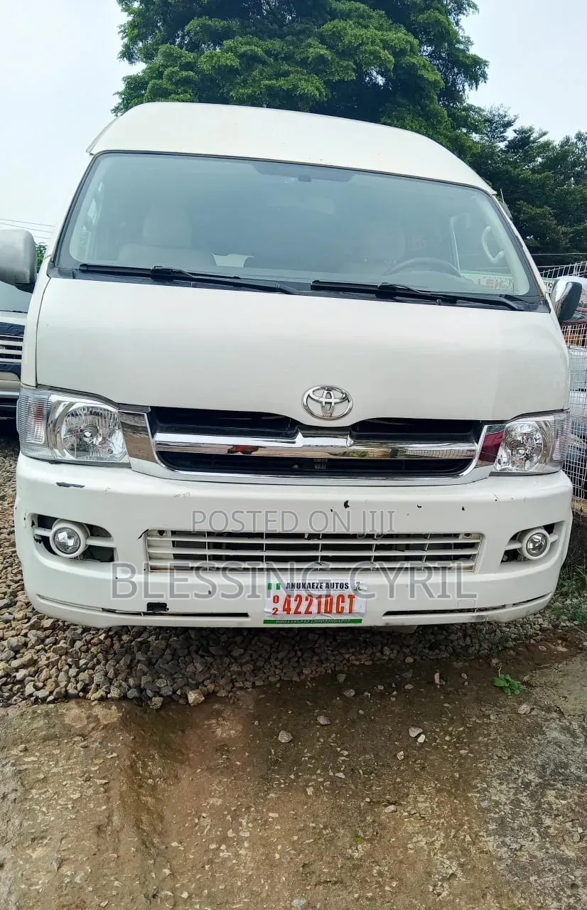 Toyota HiAce 2014 White