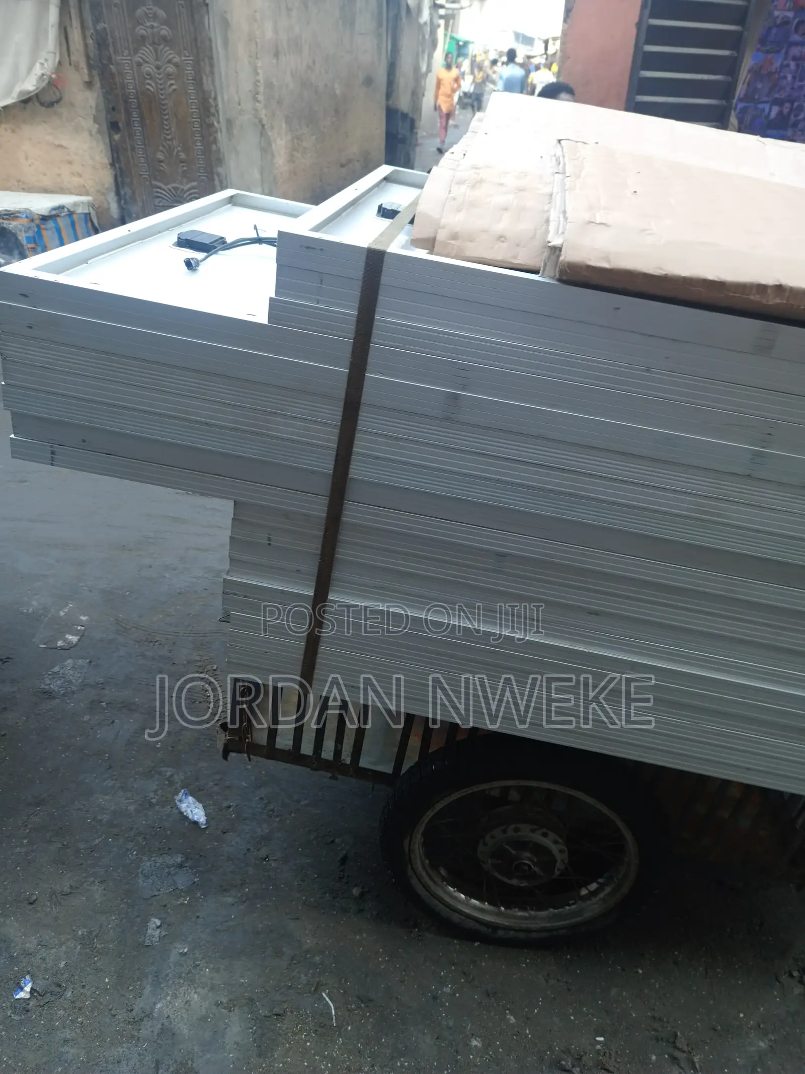 (300) Watt Solar Panels Anels and Batteries