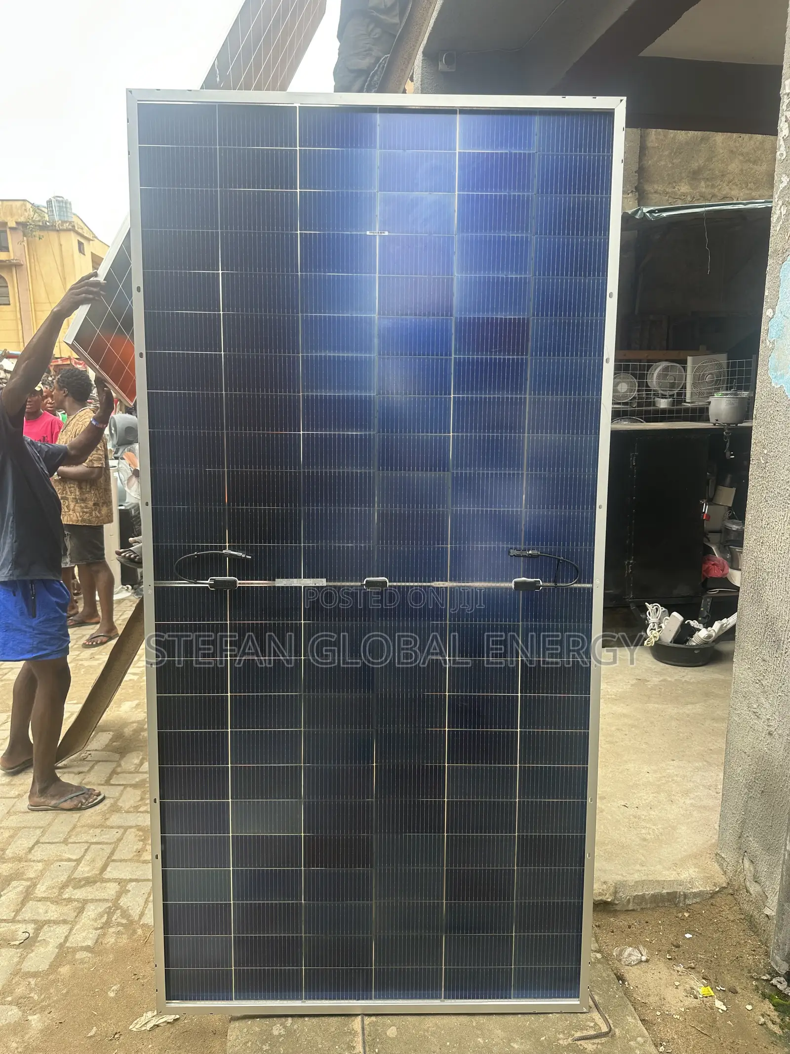630w Jinko Grade B Bifercial Panel